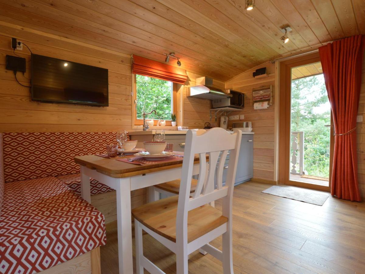 Charming Holiday Home In Malmedy With Sauna الغرفة الصورة